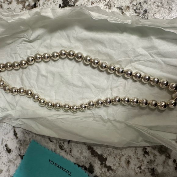 TIFFANY & CO. PEARL NECKLACE - Picture 4 of 16